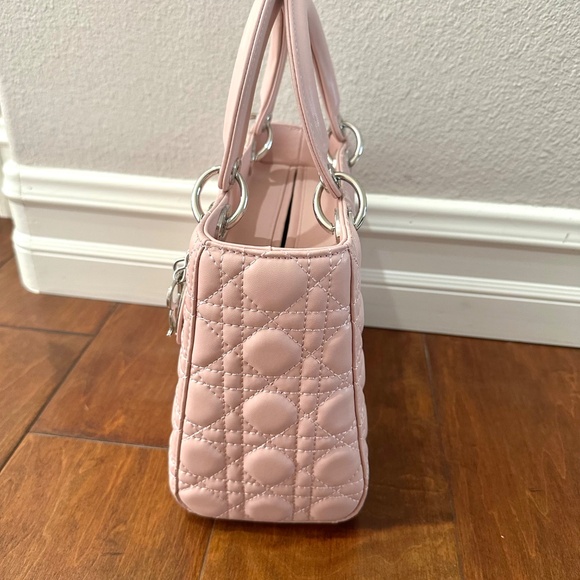 PINK quilted Handles bag! 🌸 - Picture 4 of 8